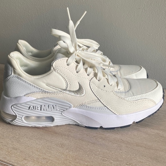 Nike Shoes - Nike air max women’s size 8​